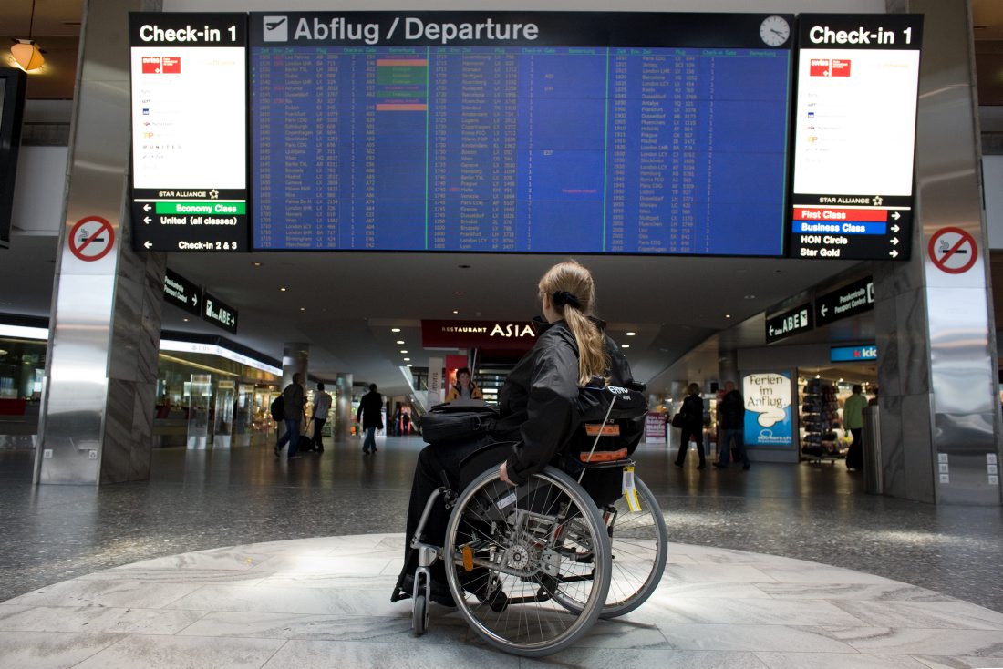 Die leidenschaftliche Reiserin Silvia. Sie war mit ihrem Rollstuhl schon in 42 Laendern. 