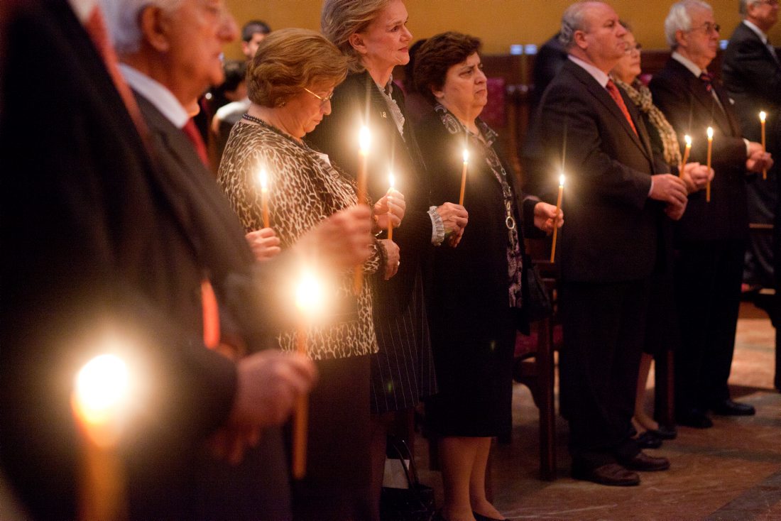 Gedenkgottesdienst fuer eine vor 40 Tagen verstorbenen Frau in der griechisch-orthodoxe Kirche