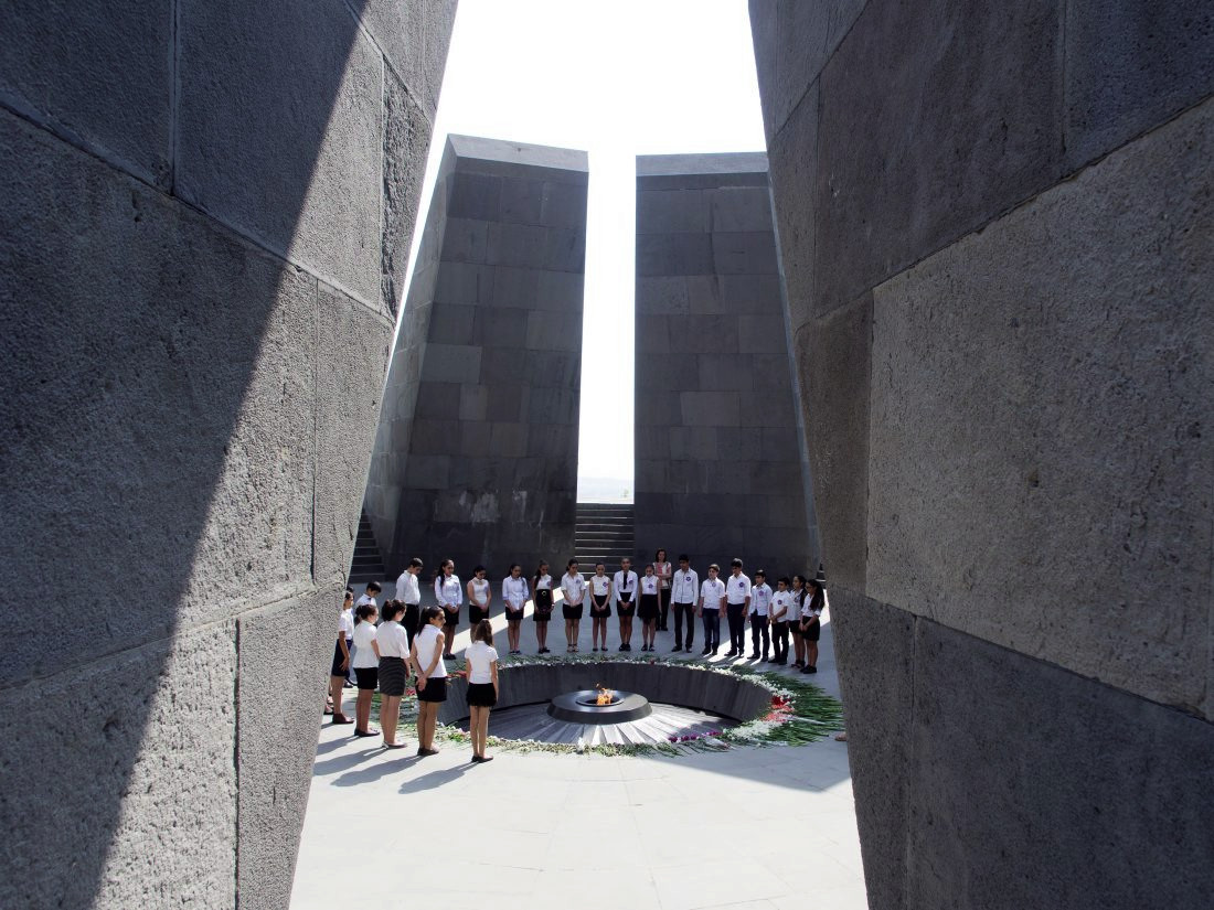 Genozid-Gedenkstaette in Jerewan / Armenien